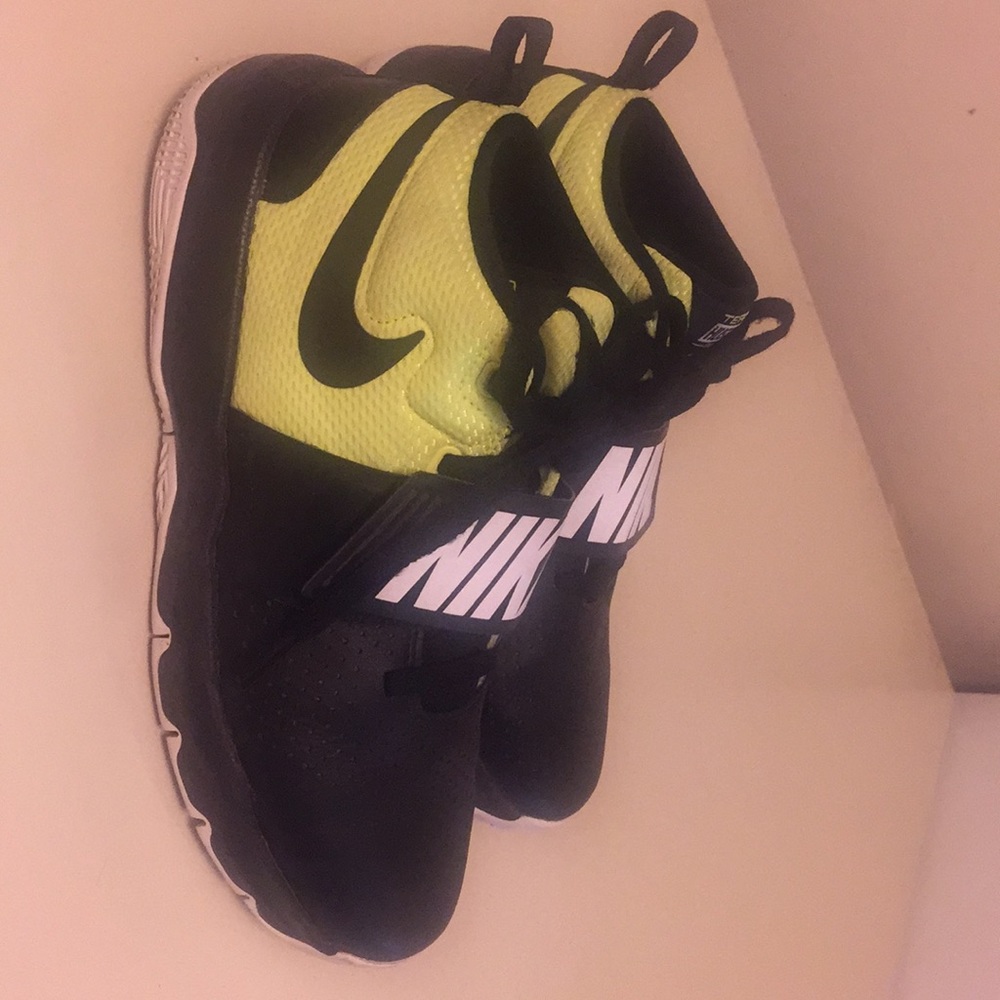 Nike sports shoe’s fairly new and clean